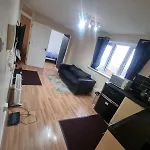 Entire 2 Bed Flat In London, 5 Mins From Tube