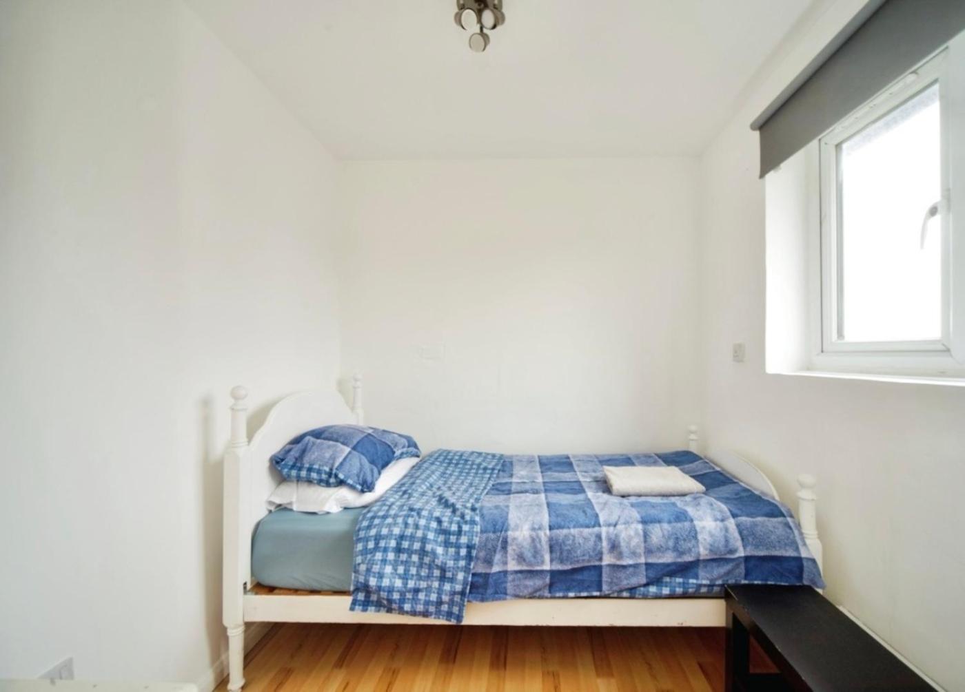 Entire 2 Bed Flat In London, 5 Mins From Tube *
